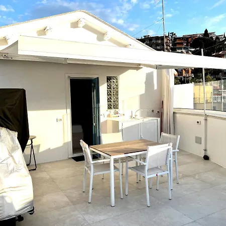 Apartment Con Terrazza Vista Mare Lambretta